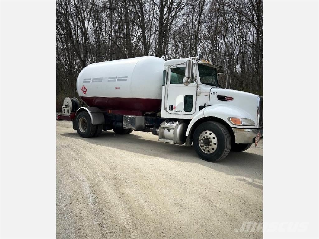Peterbilt 335 其他货车