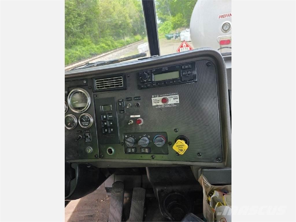 Peterbilt 335 其他货车