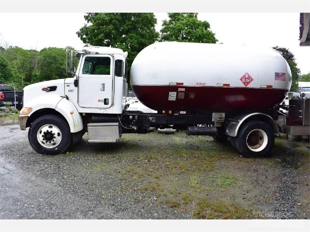 Peterbilt 335 其他货车
