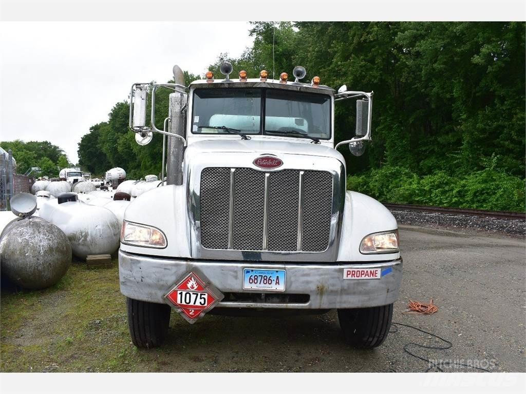 Peterbilt 335 其他货车