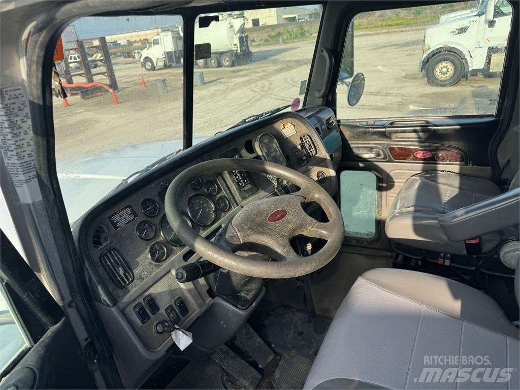 Peterbilt 367 其他货车