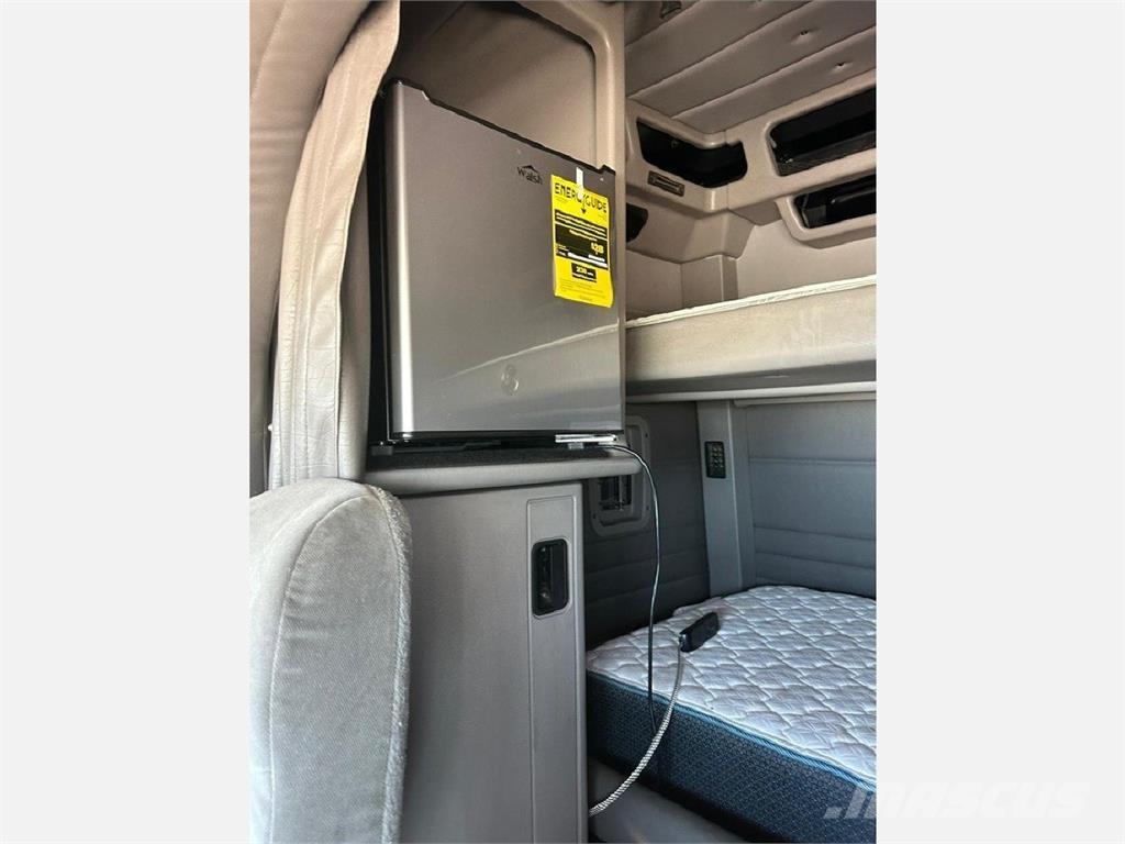 Peterbilt 379 牵引车