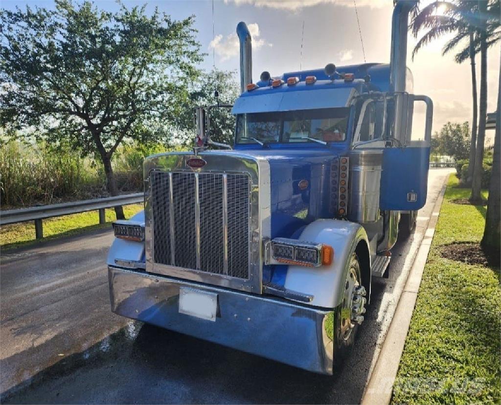 Peterbilt 379EXHD 牵引车