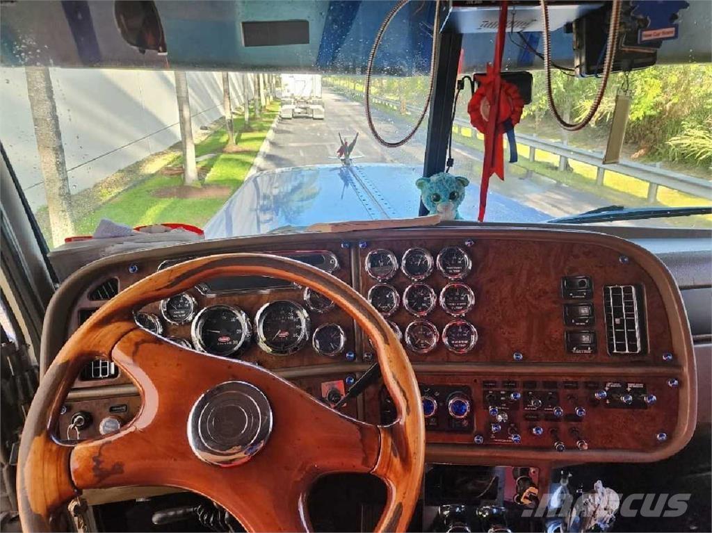 Peterbilt 379EXHD 牵引车