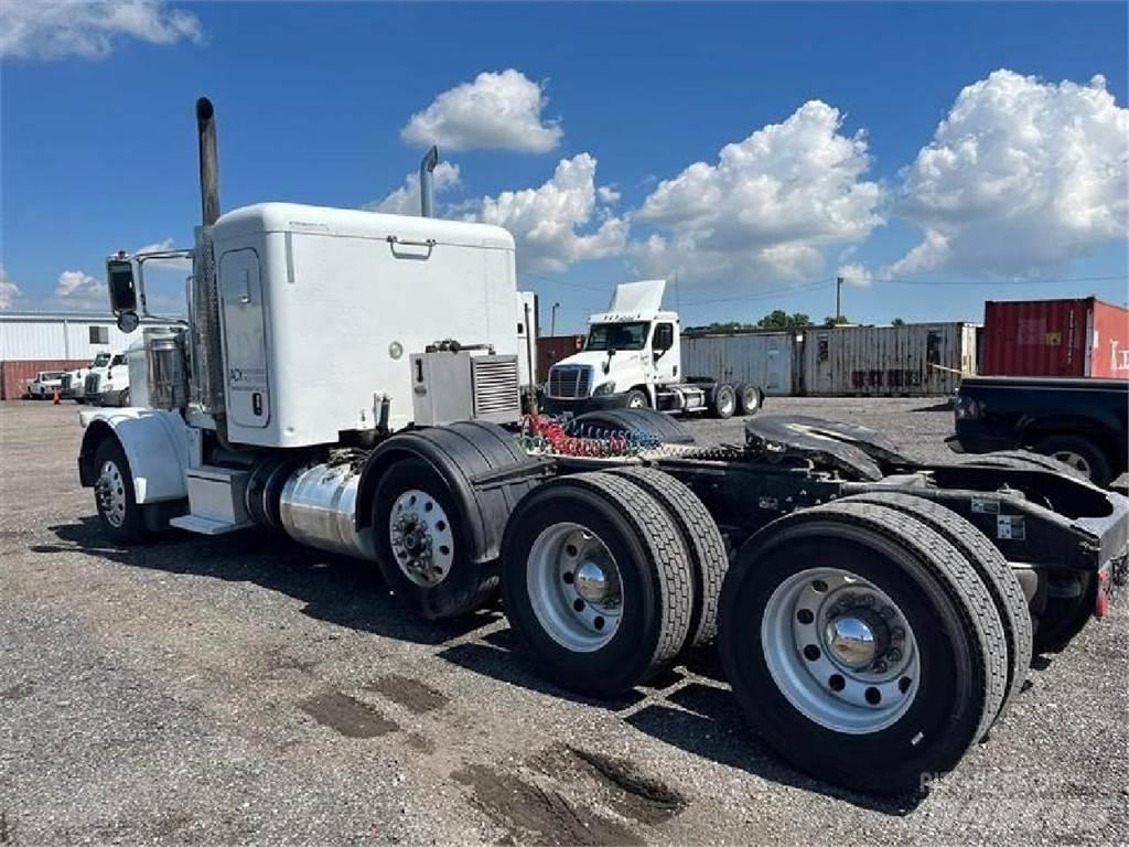 Peterbilt 389 牵引车