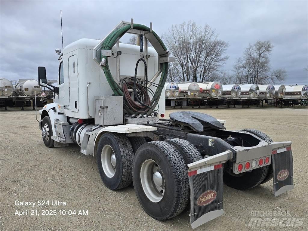 Peterbilt 567 牵引车