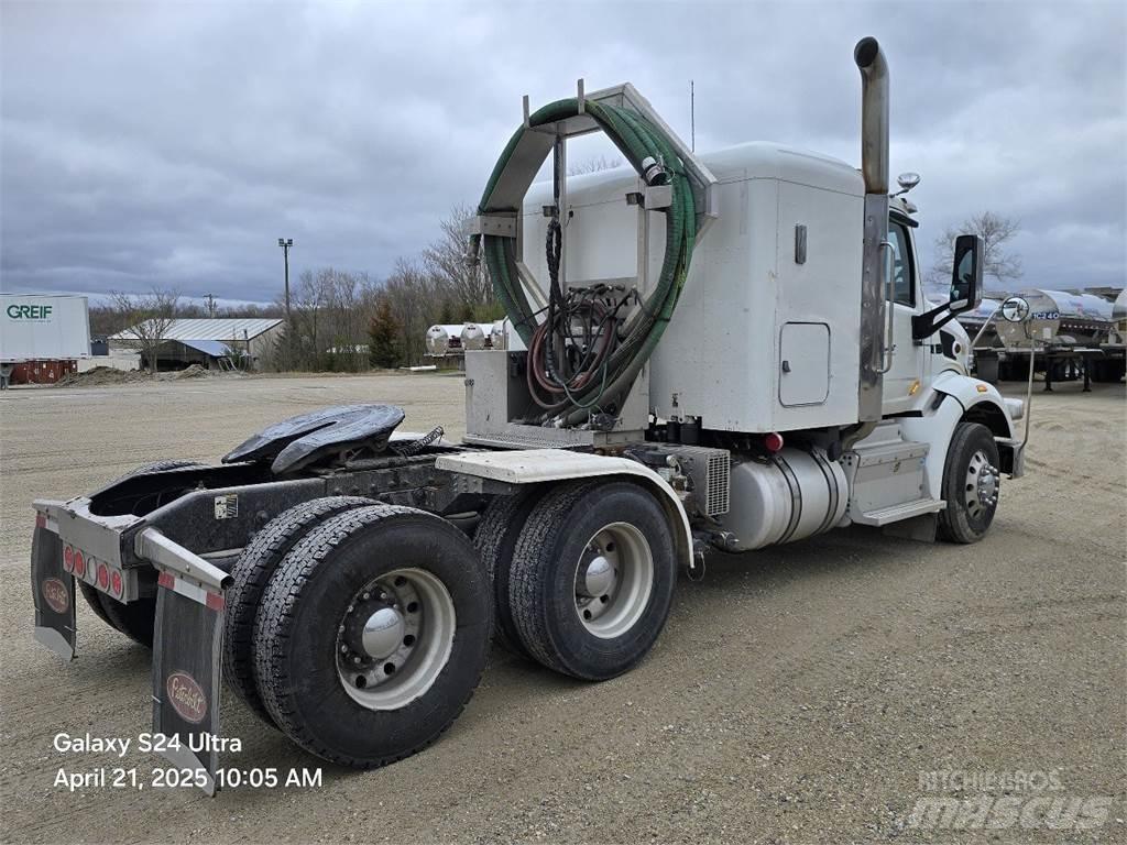 Peterbilt 567 牵引车