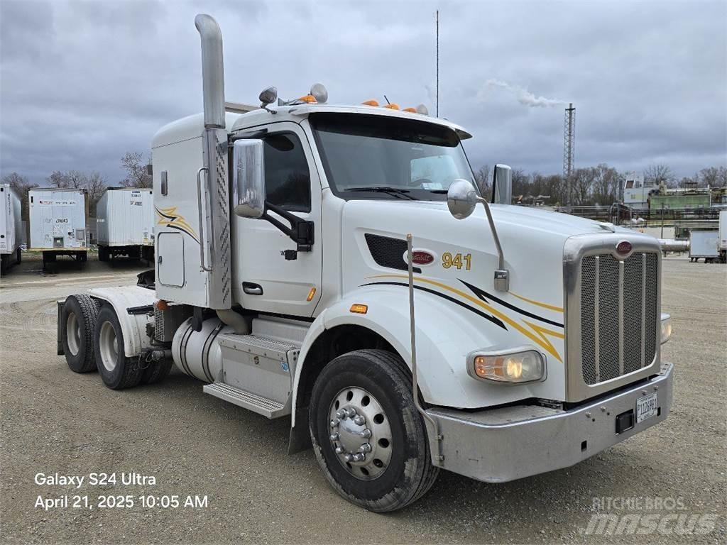 Peterbilt 567 牵引车