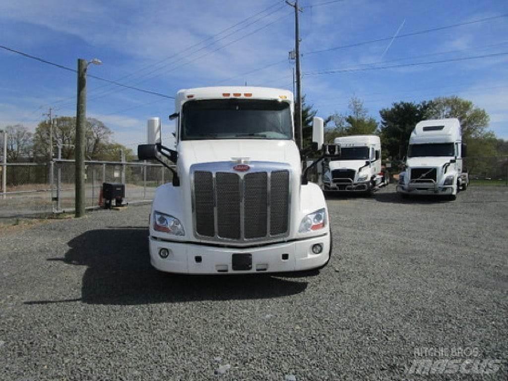 Peterbilt 579 牵引车