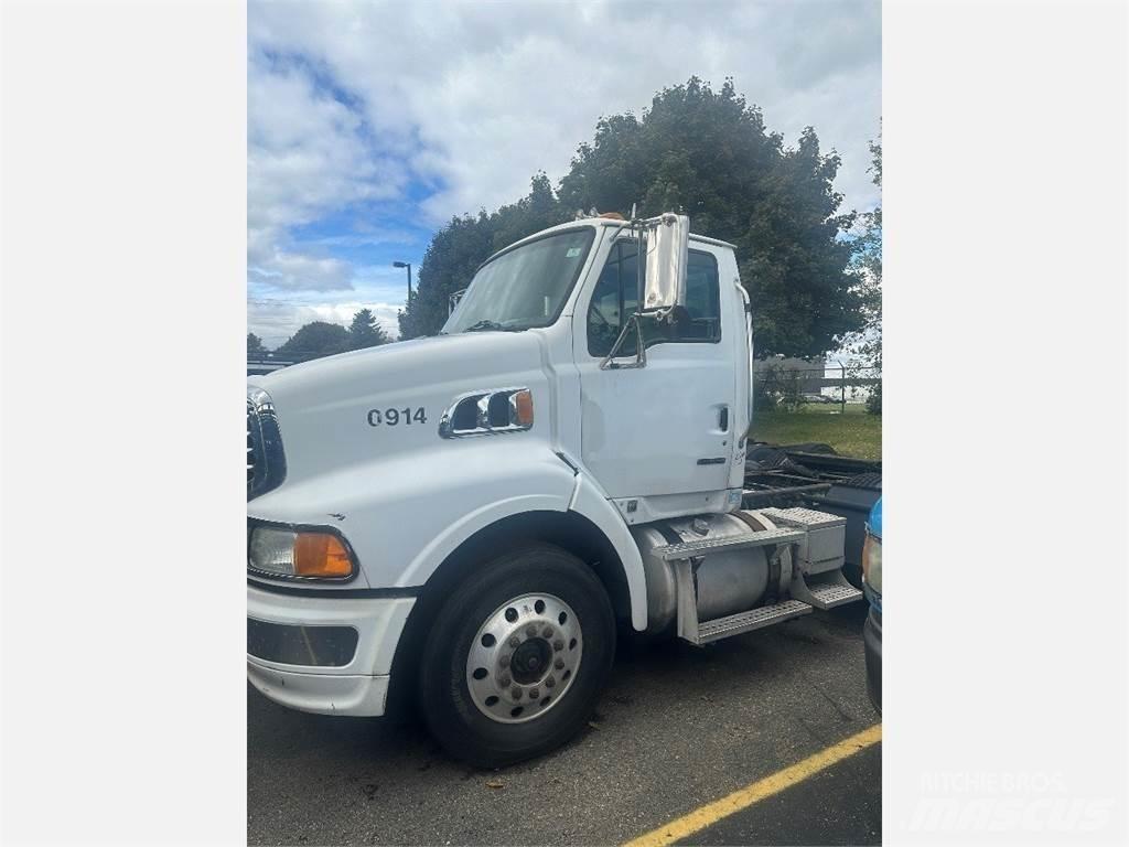 Sterling A9500 牵引车