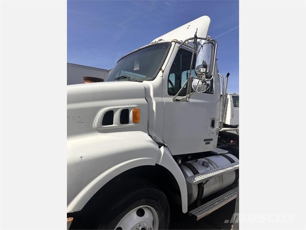 Sterling A9500 牵引车