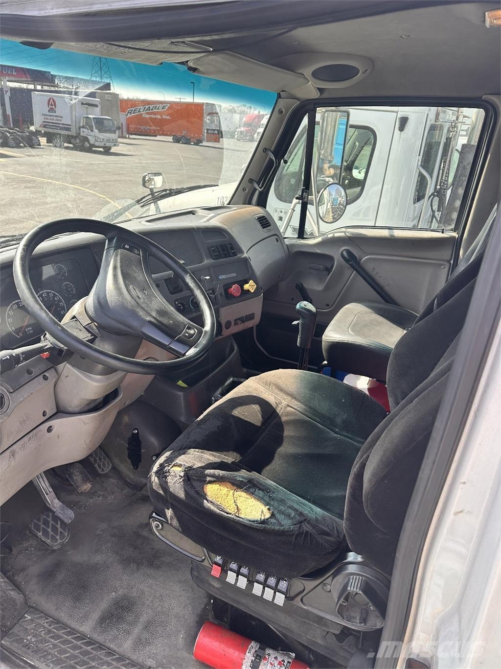 Sterling A9500 牵引车