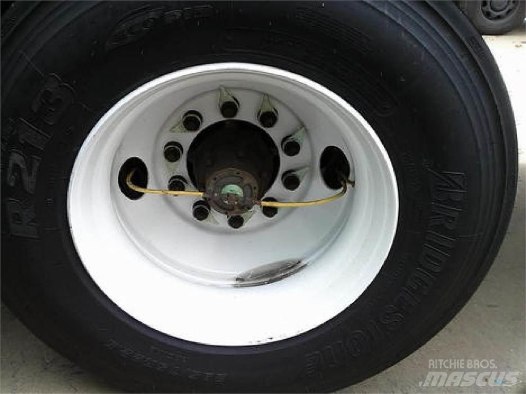 Utility VS2DX 36' 厢式拖车