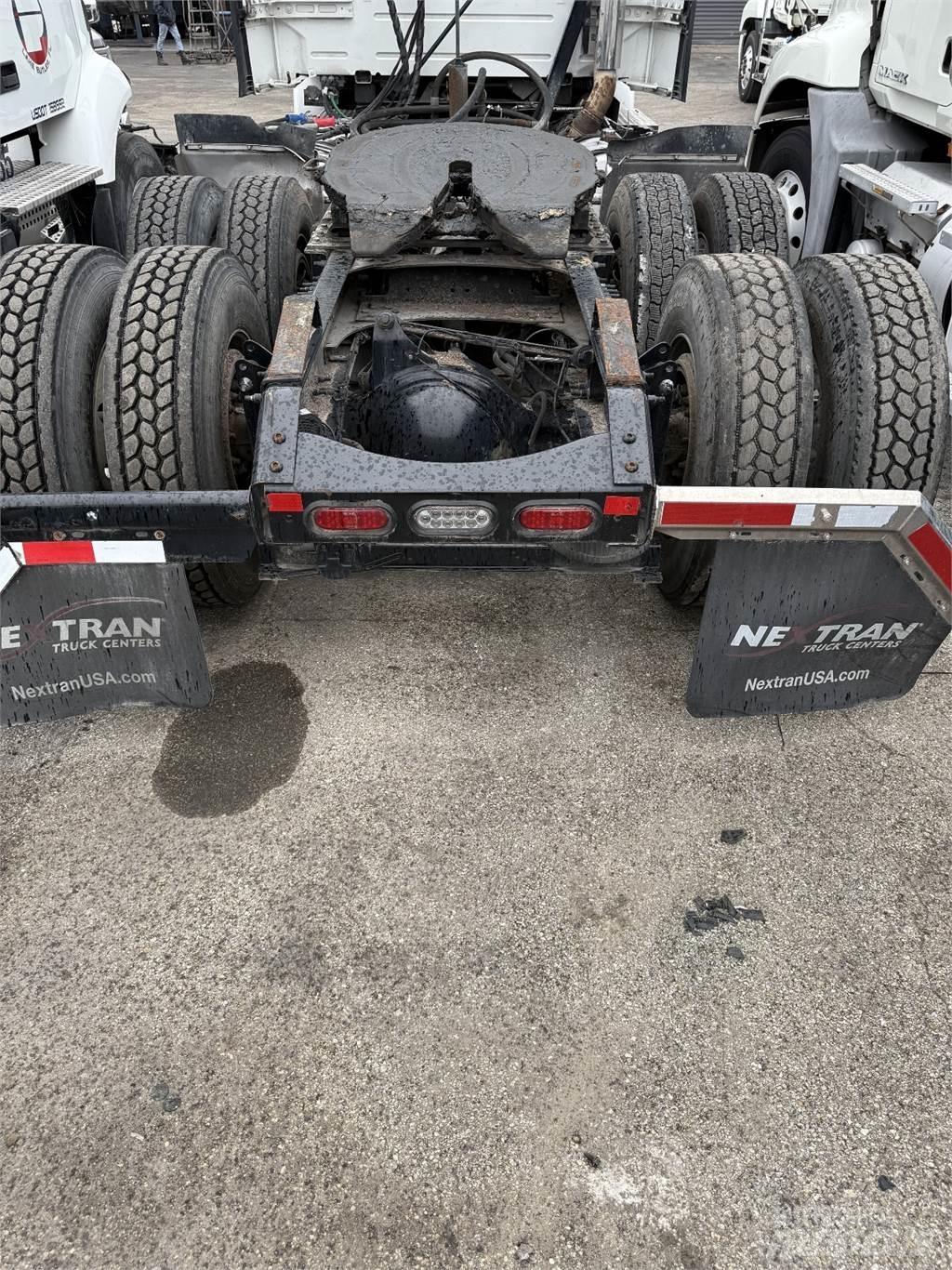 Volvo VNR64T300 牵引车