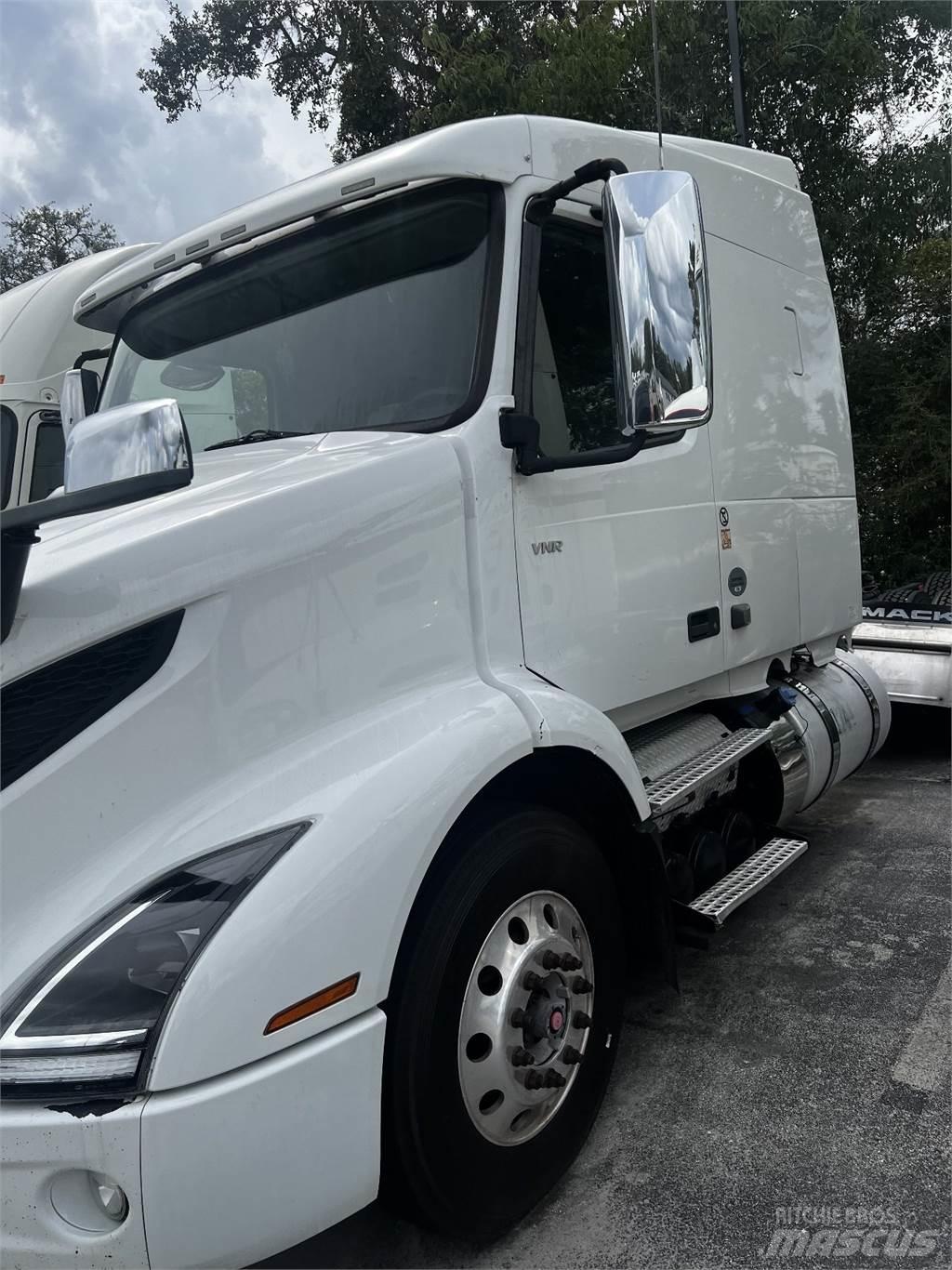 Volvo VNR64T640 牵引车