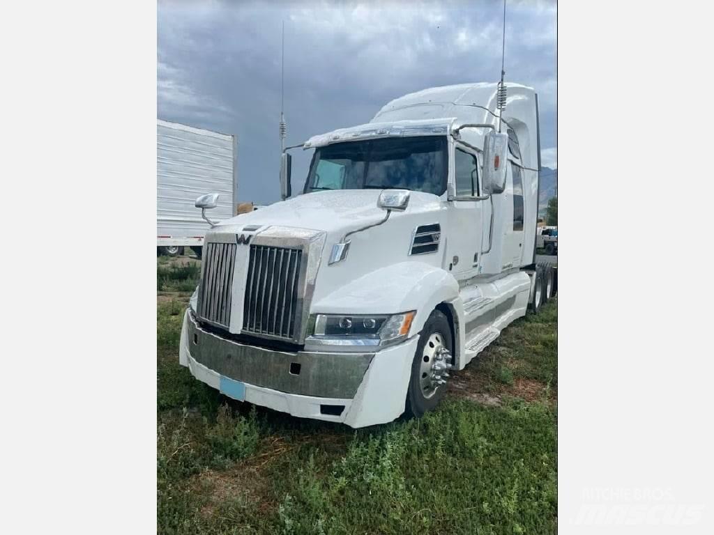 Western Star 5700XE 牵引车