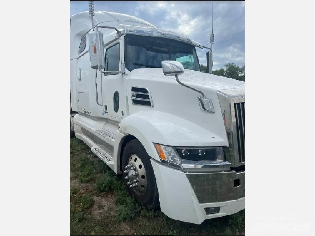Western Star 5700XE 牵引车