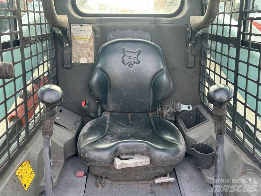 Bobcat S530 滑移装载机