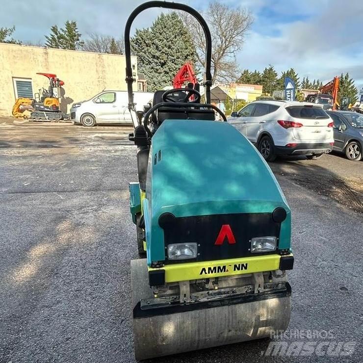 Ammann ARX16 AMMANN ARX16 双轮压路机