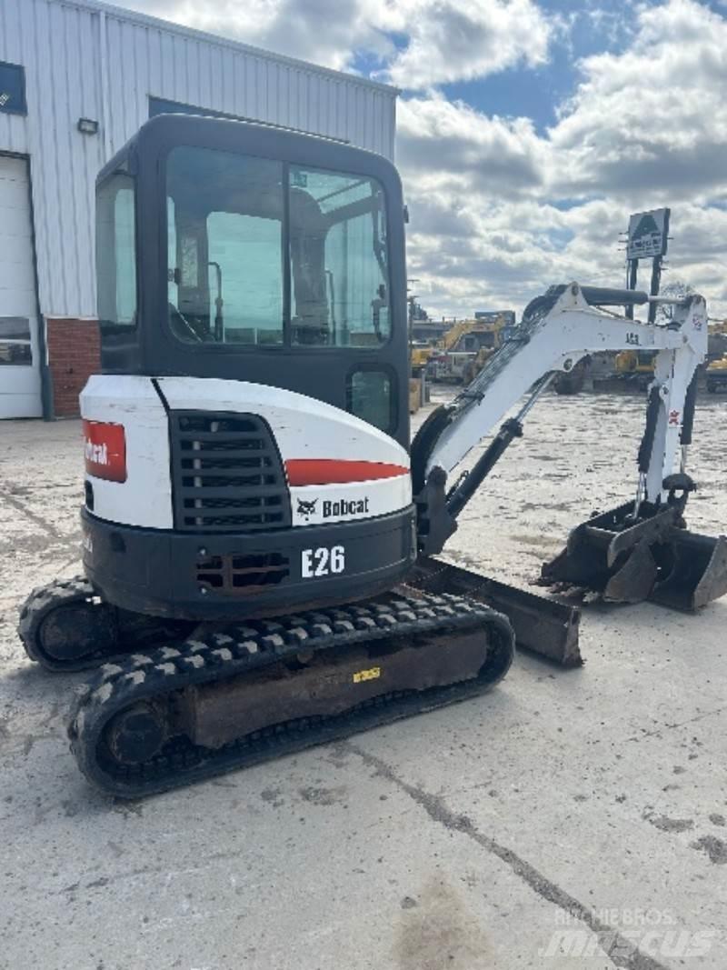 Bobcat E26 小型挖掘机