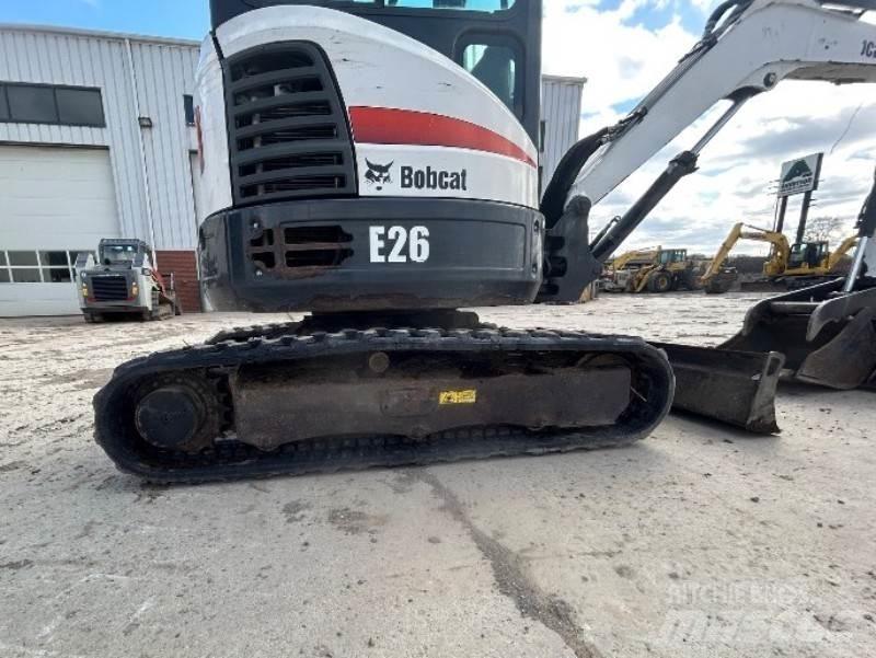Bobcat E26 小型挖掘机