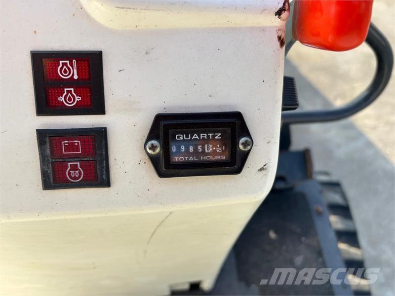 Bobcat E10 小型挖掘机