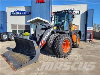 Develon DL220-7 轮式装载机