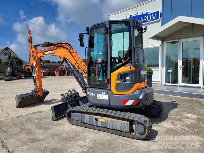 Develon DX35z-7 小型挖掘机