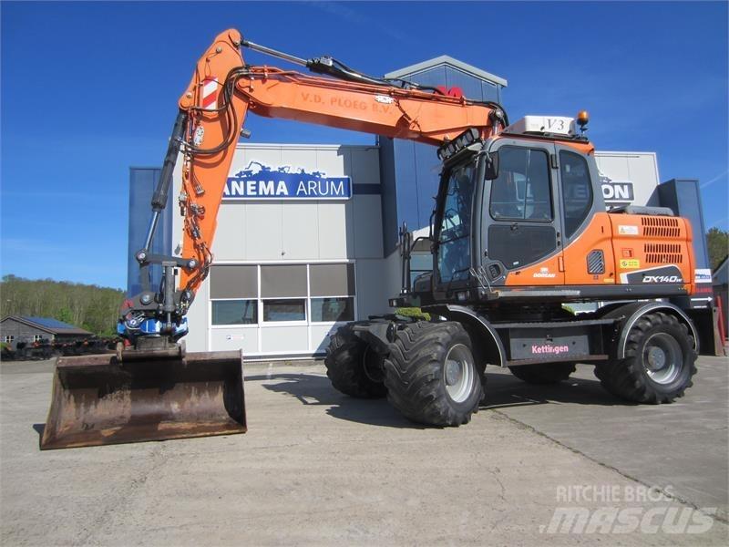 Doosan DX140W-3 轮式挖掘机