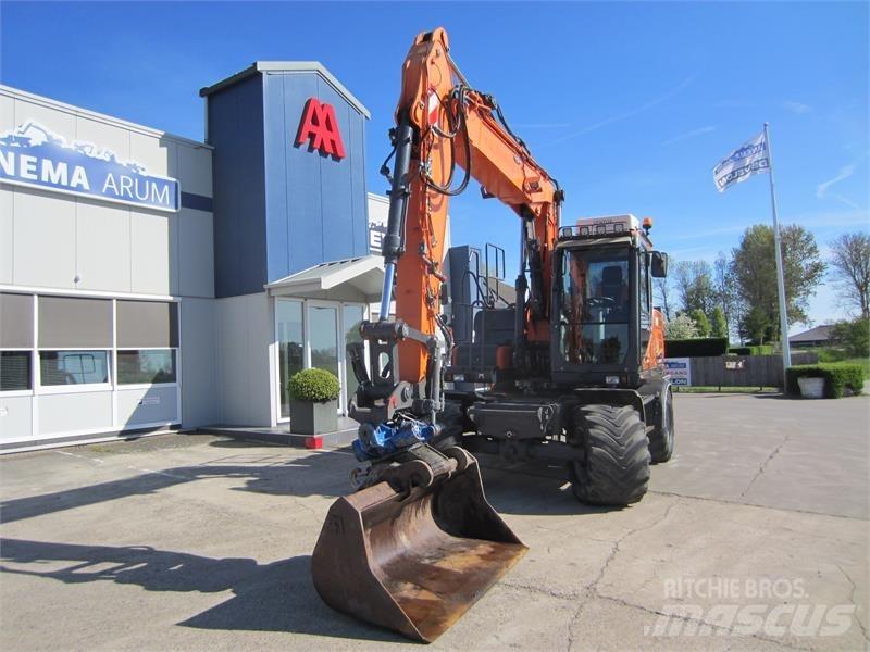 Doosan DX140W-3 轮式挖掘机