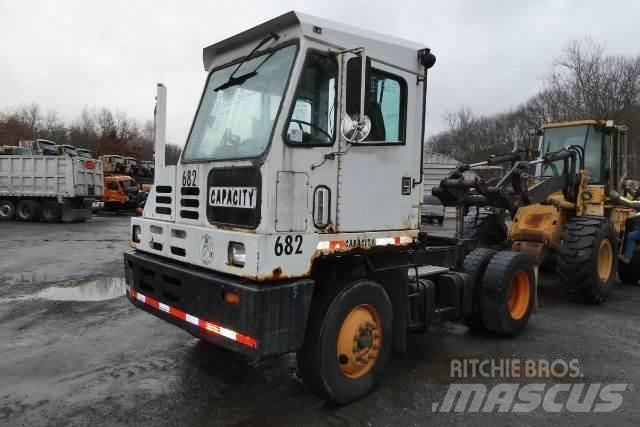 Capacity TJ5000 码头牵引车
