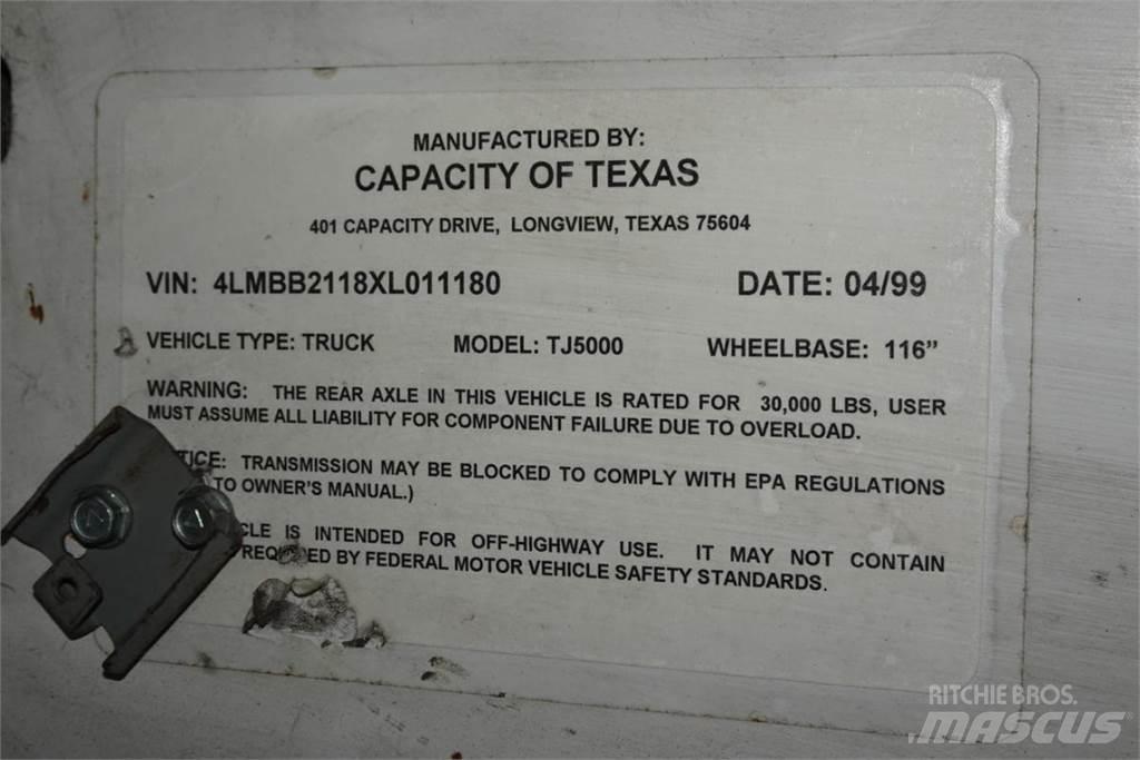 Capacity TJ5000 码头牵引车