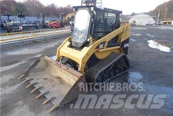 CAT 247B 滑移装载机