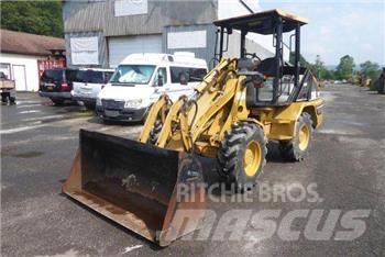 CAT 902 轮式装载机