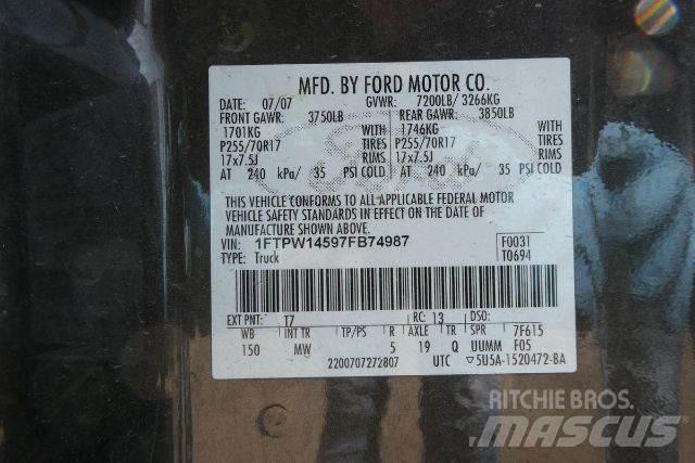 Ford F150 XLT 皮卡车