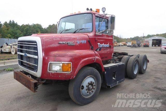 Ford L9000 平板车