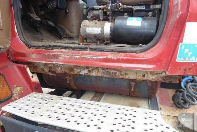 Ford L9000 平板车