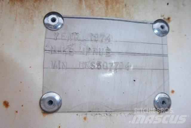 Fruehauf Bulk 罐式拖车