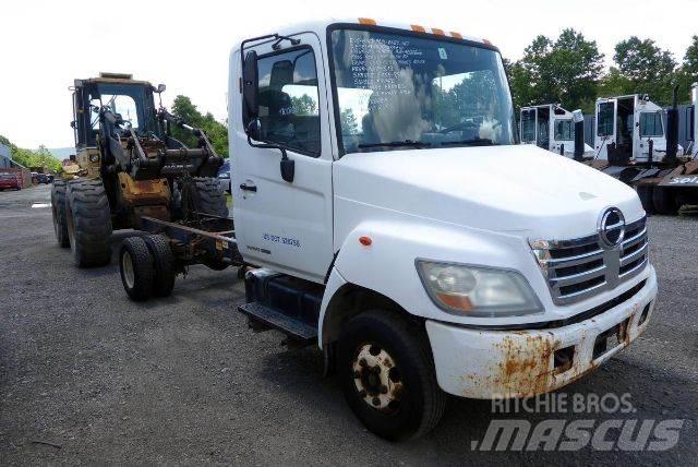 Hino 145 平板车