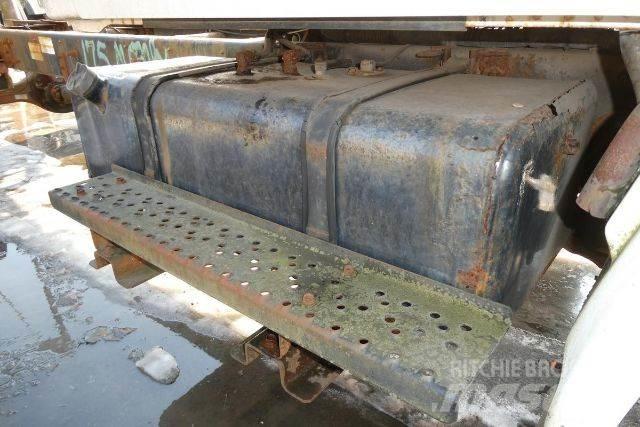 Hino 145 平板车