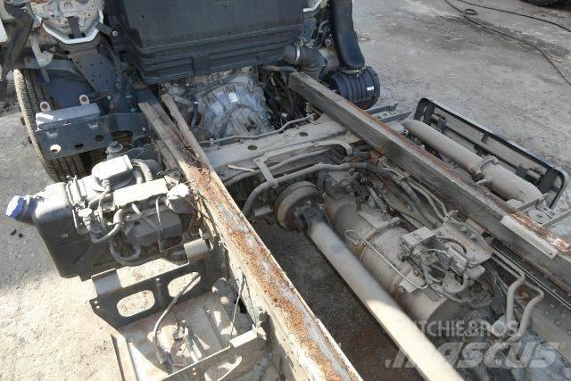 Isuzu NPR HD 平板车