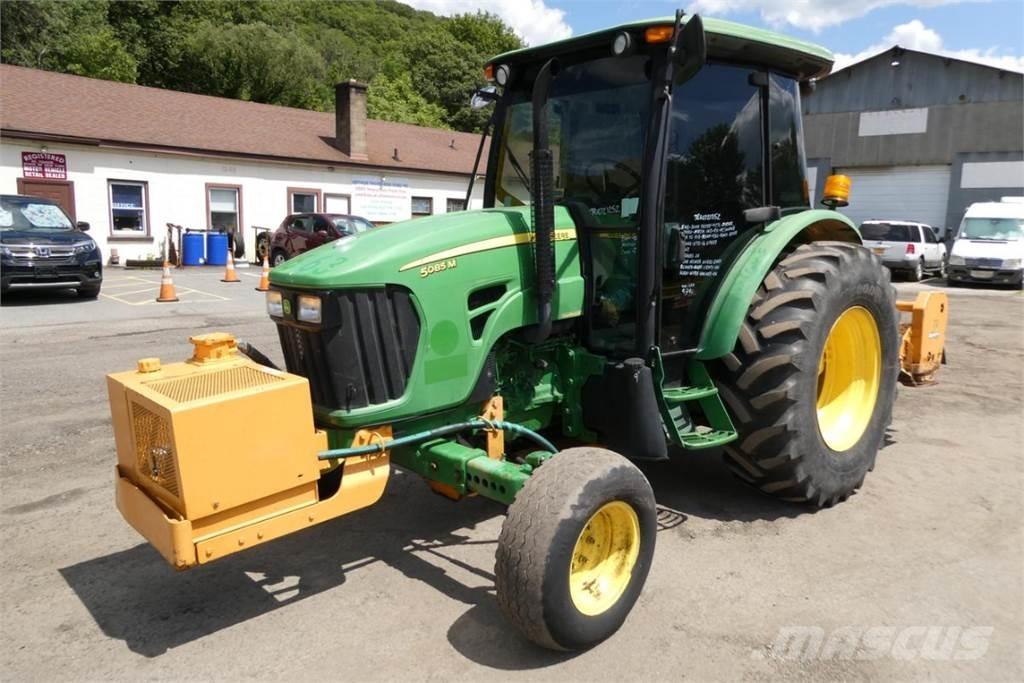 John Deere 5085M 拖拉机/农用车