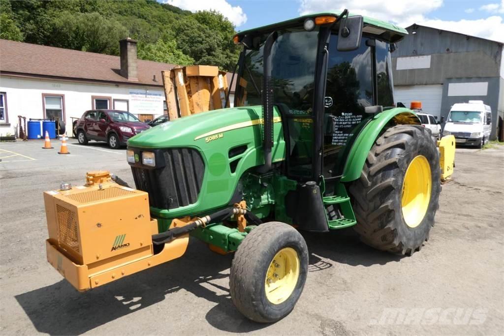 John Deere 5085M 拖拉机/农用车