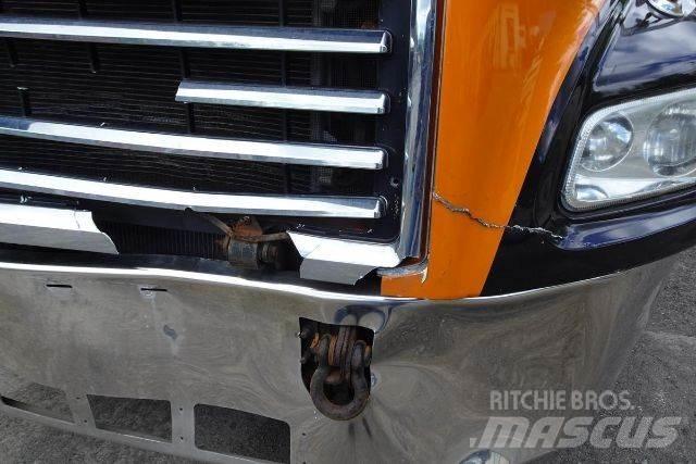 Mack CX612 平板车