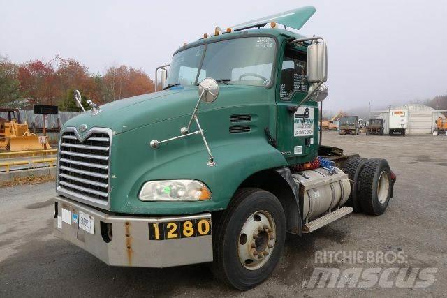 Mack CXN612 平板车
