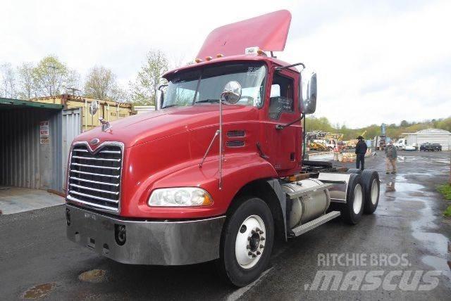 Mack CXN613 平板车