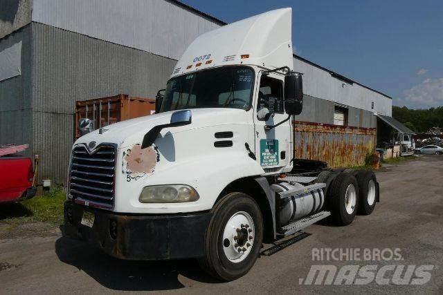 Mack CXN613 平板车