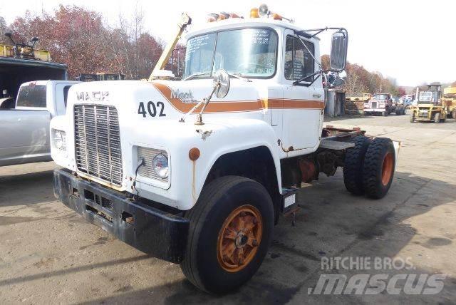 Mack R690T 平板车