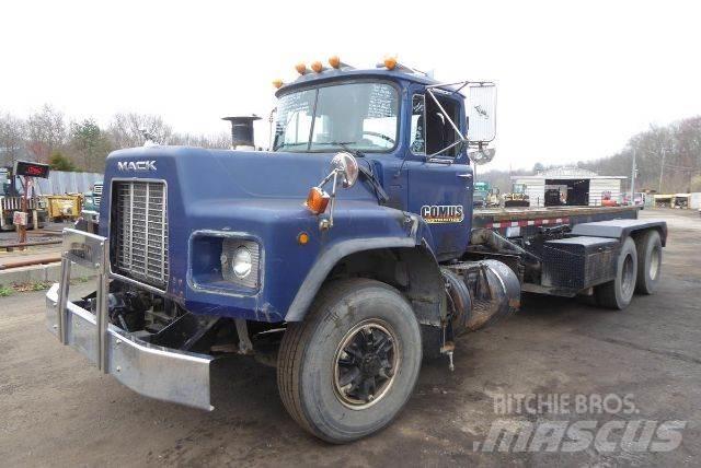 Mack RB688S 集装箱叉车