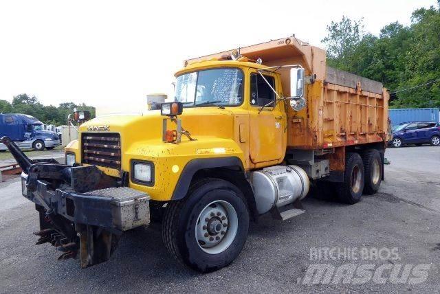 Mack RD688S 自卸式货车